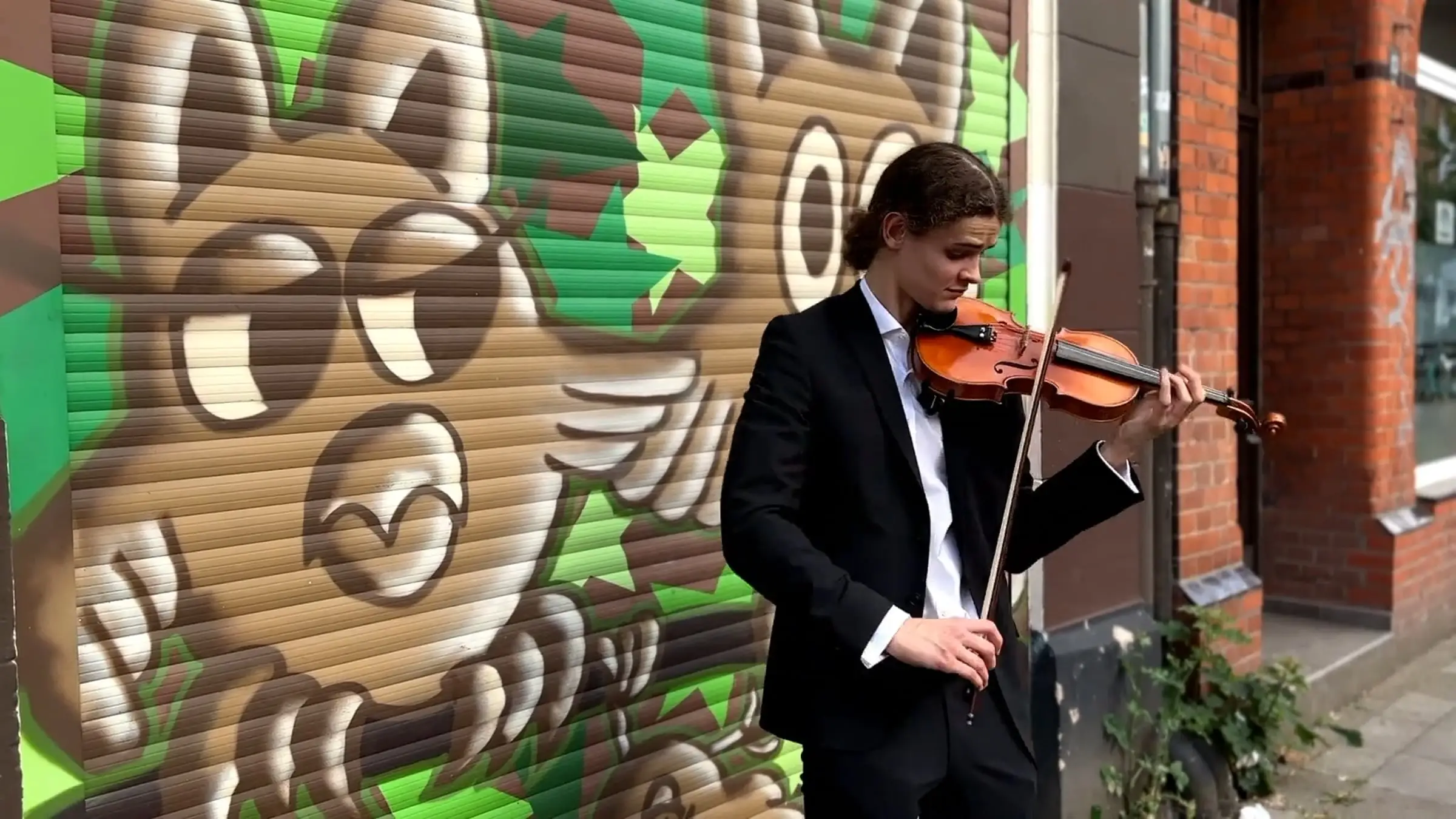 Screenshot des Films "Roaming Around"