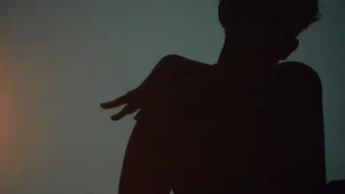 Screenshot des Films ”Into the light”